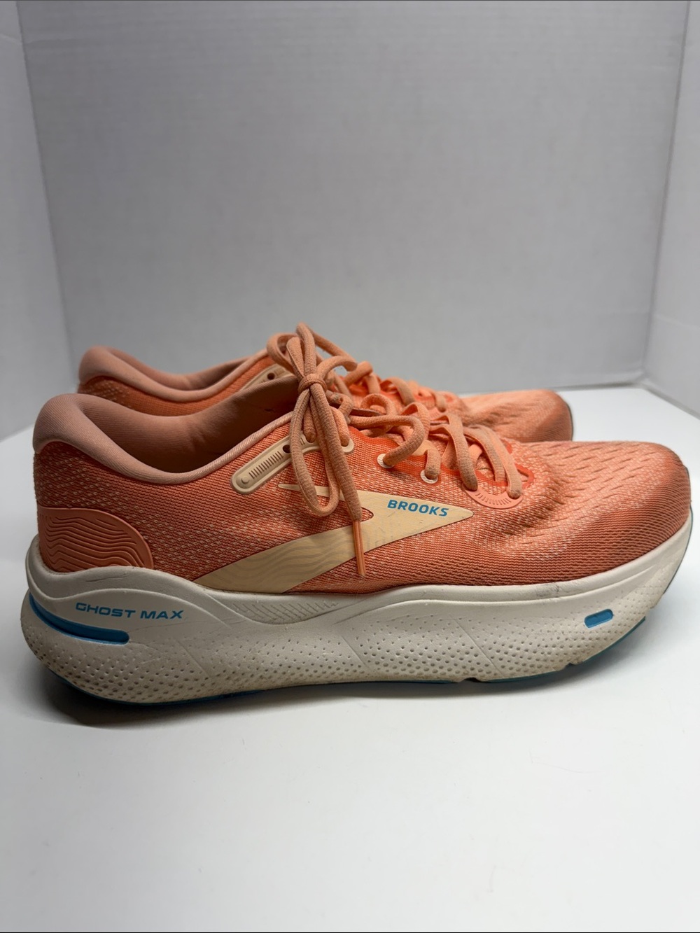 Brooks Ghost Max Sneakers Running Lace Up Athletic Shoes Orange Women’s Size 9.5